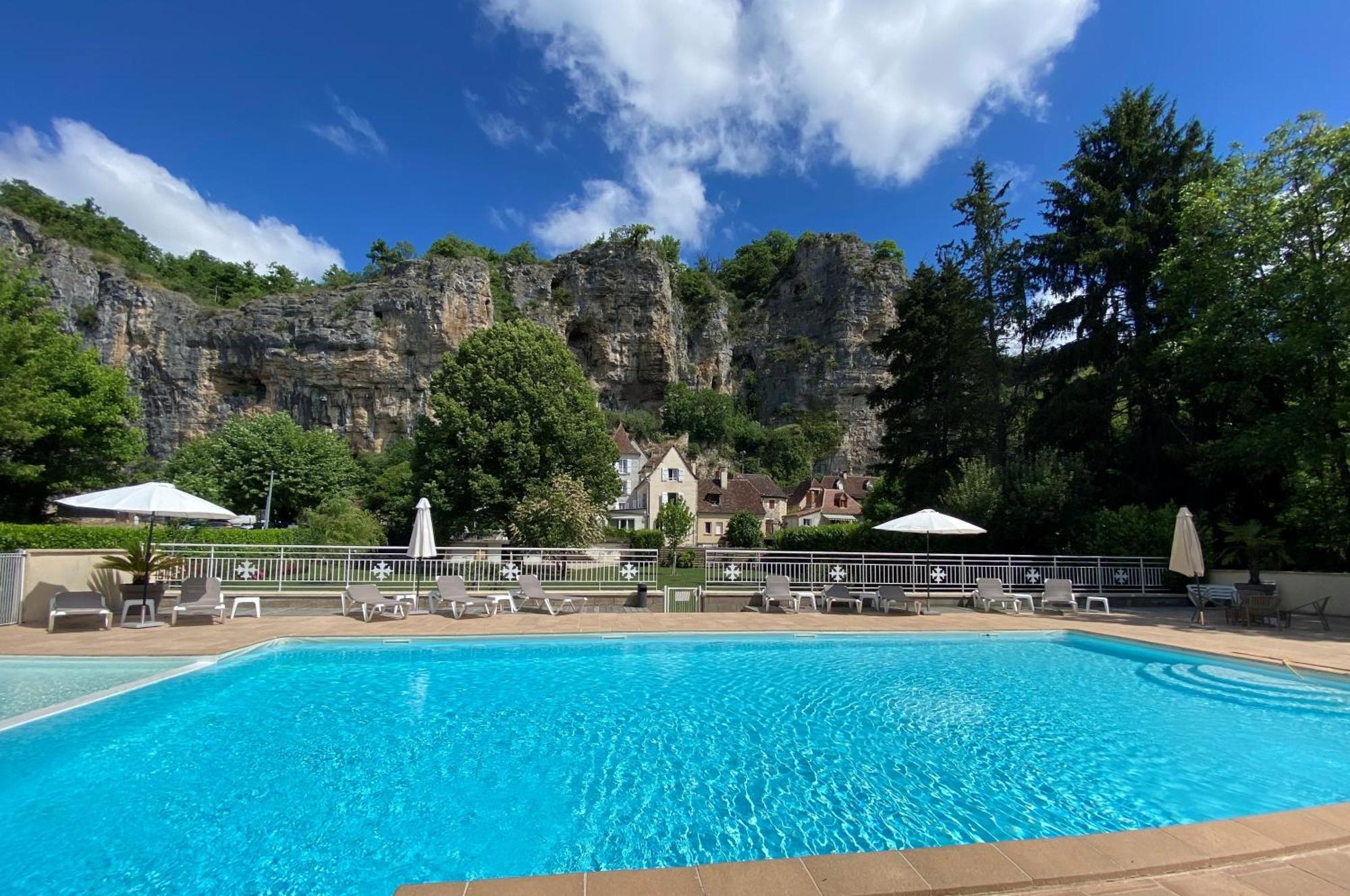 Hotel Logis - Restaurant Domaine Les Falaises