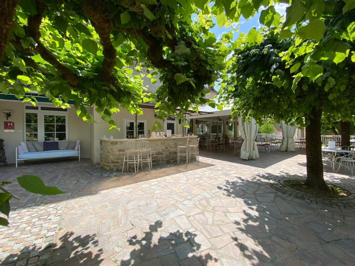 Logis - Restaurant Domaine Les Falaises Hotel