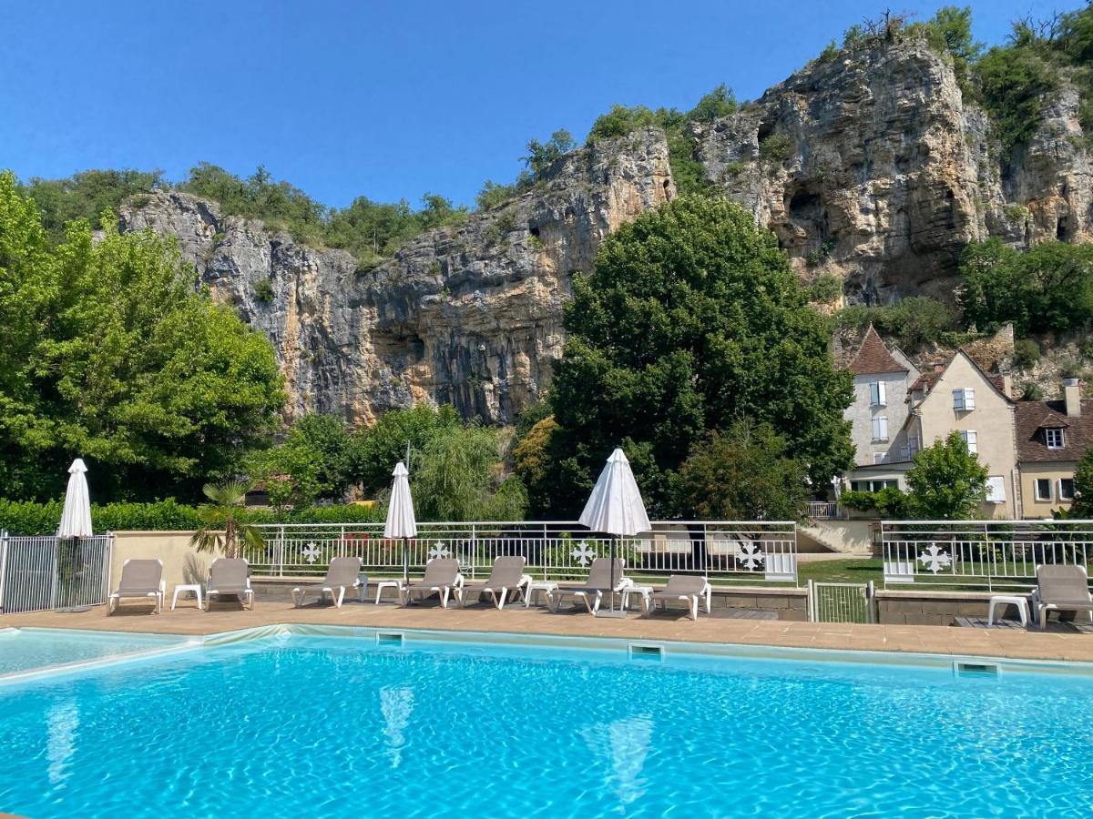 Hotel Logis - Restaurant Domaine Les Falaises 3*