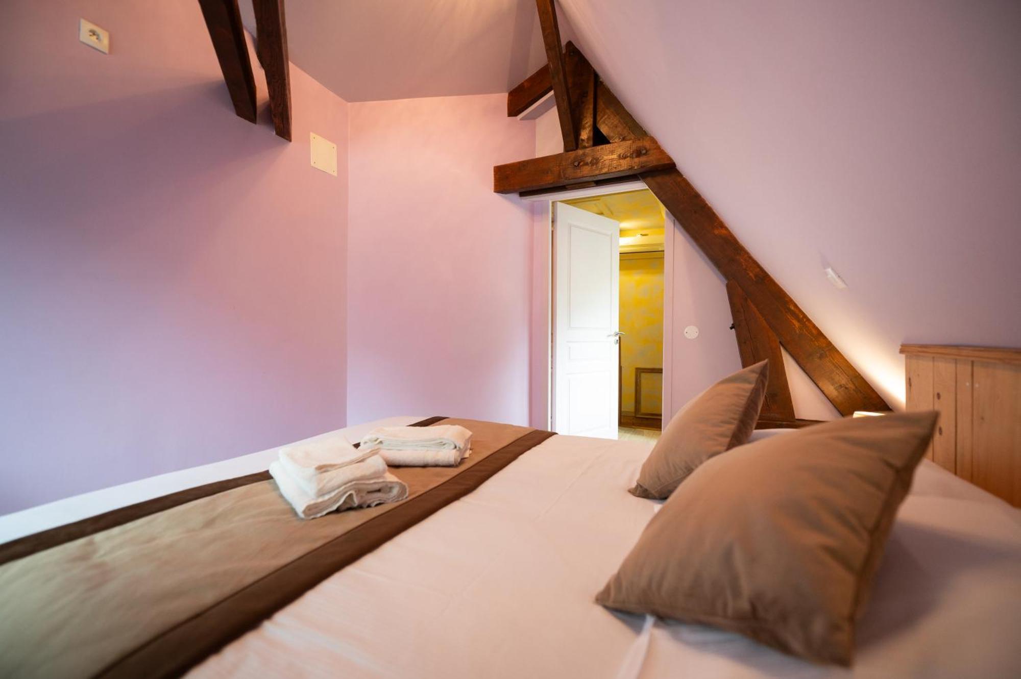 Hotel Logis - Restaurant Domaine Les Falaises 3*