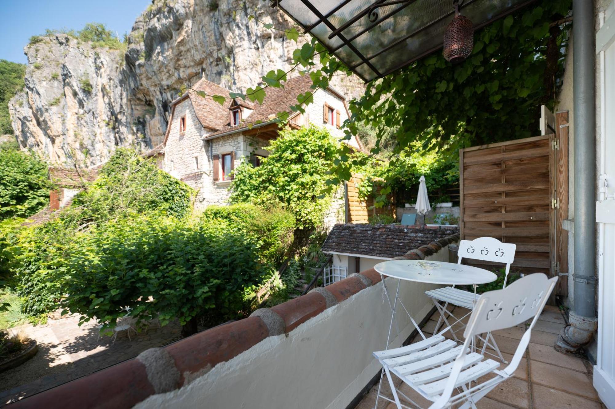 Logis - Restaurant Domaine Les Falaises Hotel
