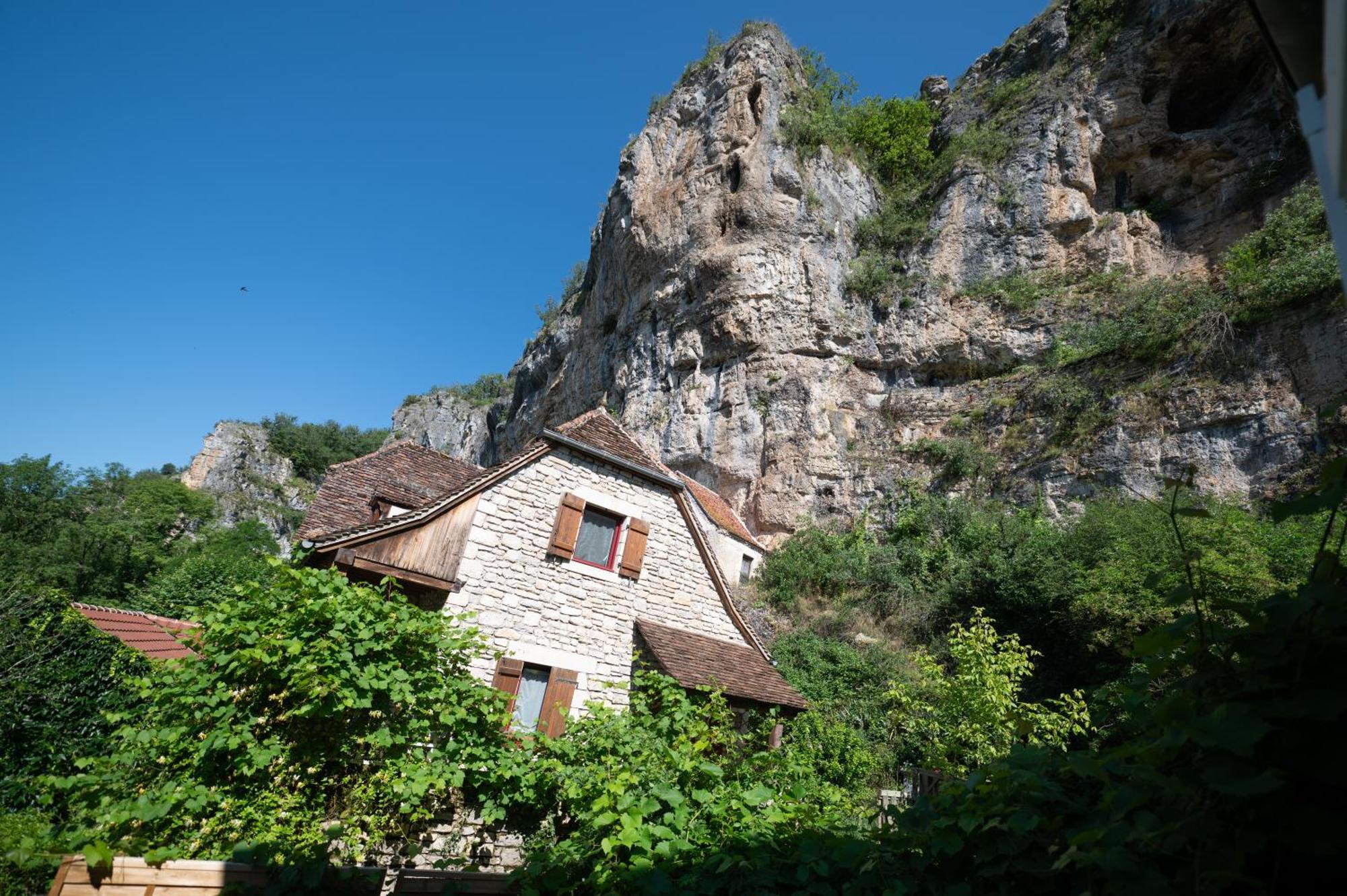 Hotel Logis - Restaurant Domaine Les Falaises 3*